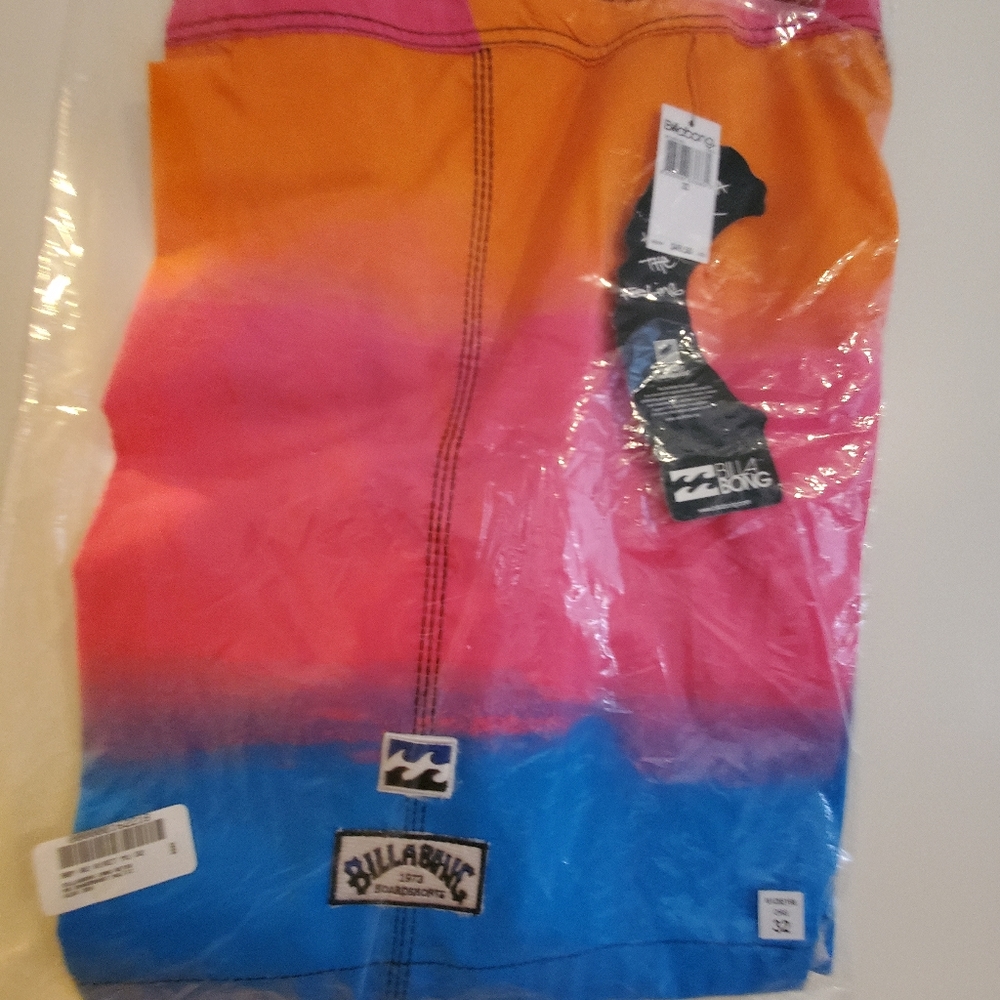 Billabong board shorts 32 NWT